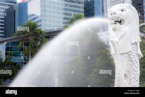 The Merlion fountain Stock Photo - Alamy