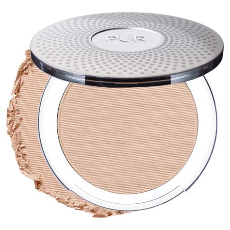 9 Best Powder Foundations for Oily Skin in 2020 | Women's Concepts