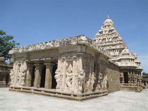 Identifying the elements of dravidian style temple - RTF