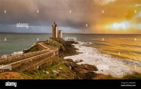 Phare du petit minou hi-res stock photography and images - Alamy