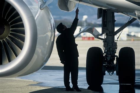 Aircraft Engineering Courses | APR-Aviation Training Centre | Malaysia