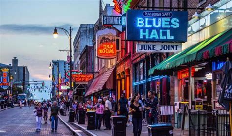 5 Self-Guided Walking Tours in Memphis, Tennessee + Create Your Own Walk