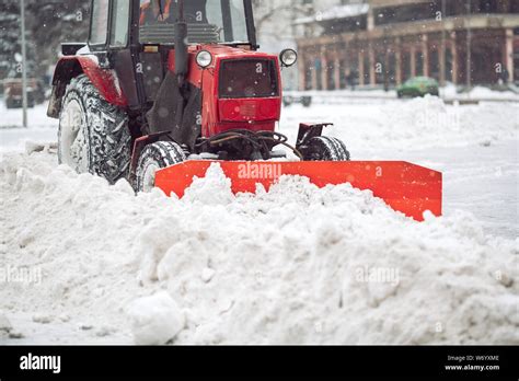 Pushing car in snow hi-res stock photography and images - Alamy