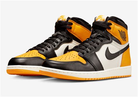 Air Jordan 1 Retro High OG "Yellow Toe" 555088-711 | SneakerNews.com