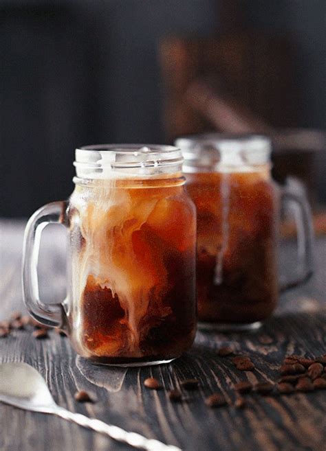 freshcravings:“Iced Coffee worth waking up for. Art by Tumblr Creatr Daria K”