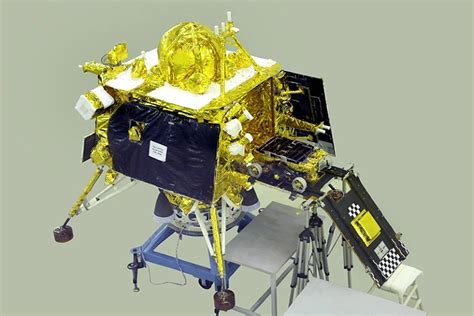 Tàu Chandrayaan-3 hạ cánh lên Mặt Trăng: Thời khắc Ấn Độ đi vào lịch sử ...