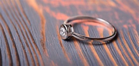 Positive Qualities Of Bezel Engagement Ring Settings | AAA Jewelers