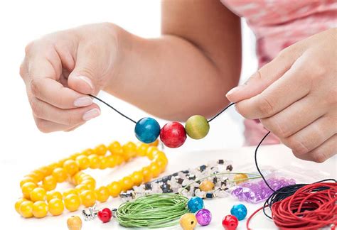 10 Easy Crafts With Beads for Children