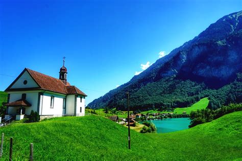 Lake Lungern - Switzerland • Ein Travel Girl