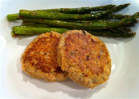 Mrs. Michaels Cooks!: Salmon Patties