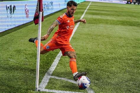 Luciano Acosta signs contract extension with FC Cincinnati