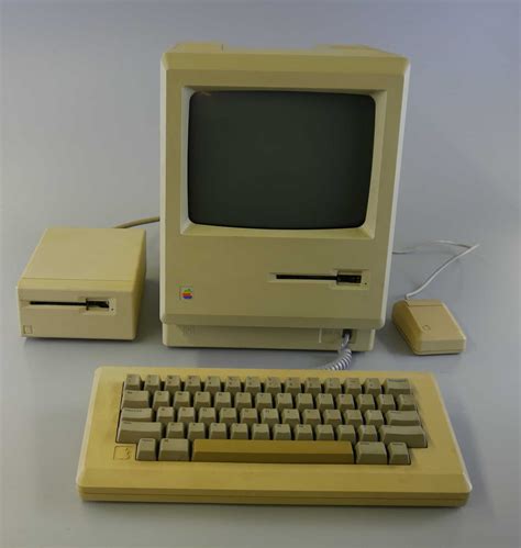 Apple Macintosh 512K Personal Computer 1980’s - Hangar 19 Prop Rentals