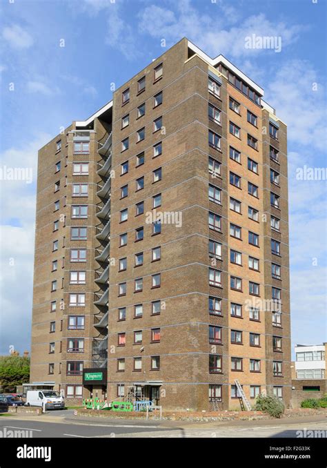 Apartment flats tower block hi-res stock photography and images - Alamy