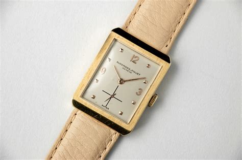 1946 AUDEMARS PIGUET 9/10 RSQ, 18KT YG • Vintage Watches For Sale ...