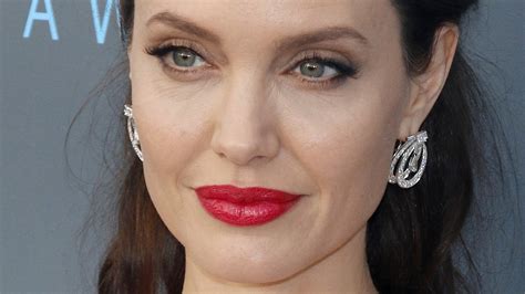 What Makeup Did Angelina Jolie Wear In Maleficent | Saubhaya Makeup