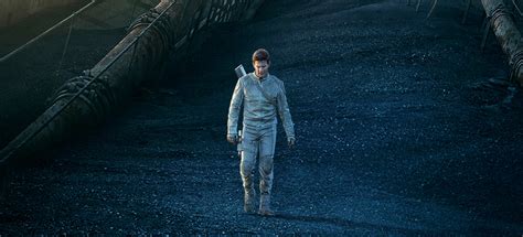 Tom Cruise Finds Home In New Theatrical Trailer & Posters For 'Oblivion'