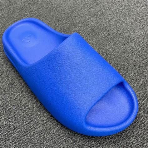 The Blue YEEZY Slide "Azure" is Releasing in 2022 | HOUSE OF HEAT