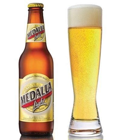 Medalla Light, Puerto Rico | Etiquetas de cerveza, Botellas de licor ...