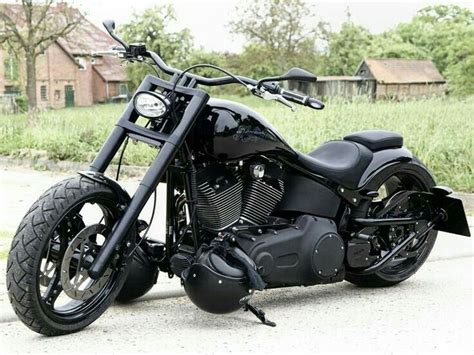 All black motorcycle. Really want one! Motos Harley Davidson, Harley Davidson Custom, Davidson ...