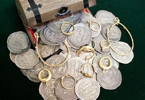 Collector donates Sassanid silver coins to national museum - Tehran Times