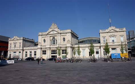 NMBS-station, Leuven | In dit stationsgebouw uit 1875 combin… | Flickr