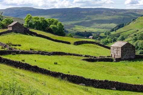 Premium Photo | Yorkshire dales england