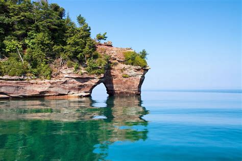 Northern shore of Grand Island on Lake Superior, Michigan [5009 × 3339 ...