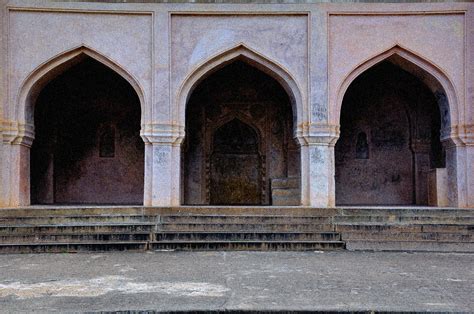 Ibrahim Quli Qutub Shah Mosque | The mosque built by Ibrahim… | Flickr