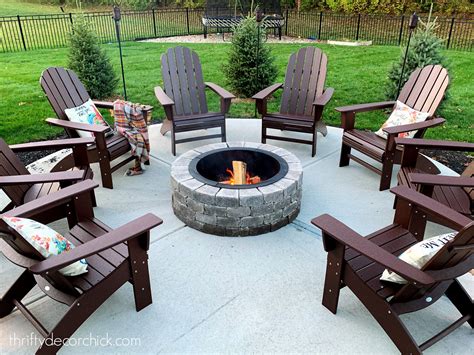 Craftsman Style Backyard Patio Summer Tour | Thrifty Decor Chick | Thrifty DIY, Decor and Organizing