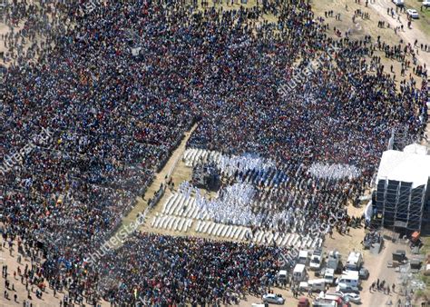 Crowd Faithfuls During Beatification Ceremony Argentinian Editorial ...