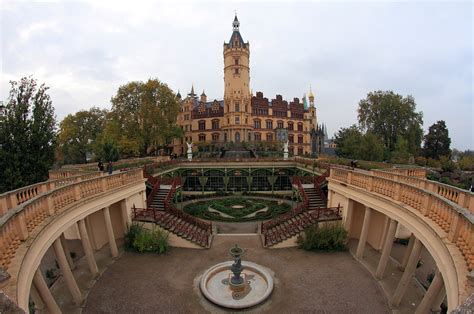 Step back in time with the Schwerin castle in Germany ...