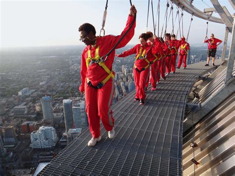 Best time for CN Tower Edge Walk in Toronto 2018 - Best Season & Map