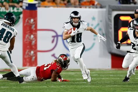 Britain Covey’s calculated risk for the Eagles against the Buccaneers pays off in a big punt return