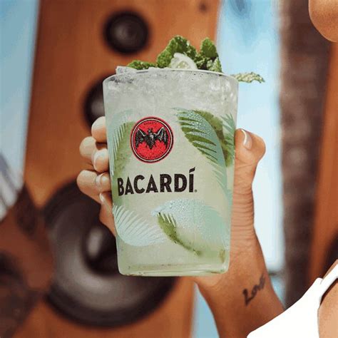 Mojito Cocktails | How to Make a Mojito Cocktail | Mojito Recipe | BACARDÍ US