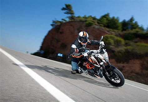 Bajaj offers KTM Duke 390 at Rs 1.8 lakh - Rediff Getahead