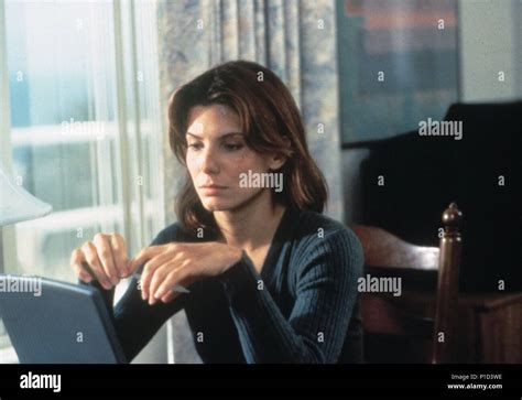 The net 1995 sandra bullock hi-res stock photography and images - Alamy