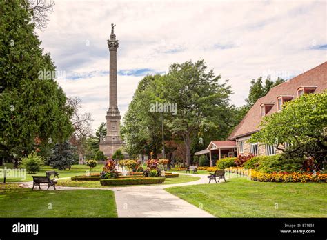 Brock's Monument at Queenston Heights Battlefield; War of 1812, of ...