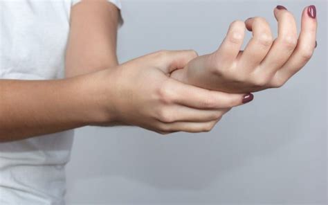 Why is My Hand Numb? - Delaware Valley Pain & Spine InstituteChalfont ...