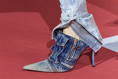 Pointed Toe Shoe Spring 2023 Fashion Trend | The Impression