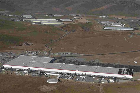 Watch: A bird's eye view of the Tesla Gigafactory