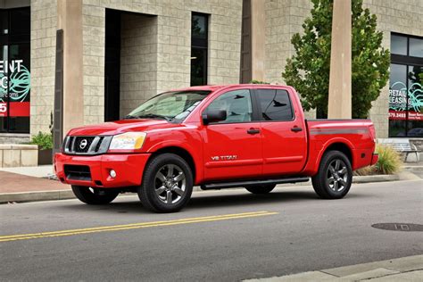 Nissan Navara V8 Diesel - reviews, prices, ratings with various photos