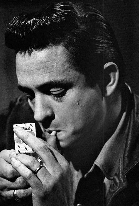 Johnny Cash, 1960 by Don Hunstein | Johnny cash, Young johnny cash ...