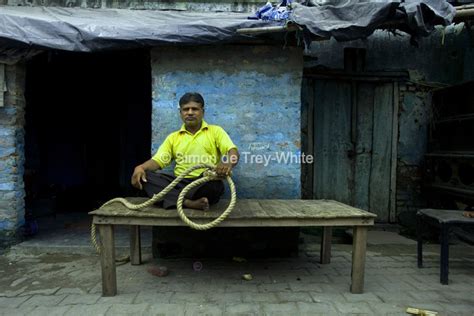 INDIA'S LAST HANGMAN - Simon de Trey-White, Photographer