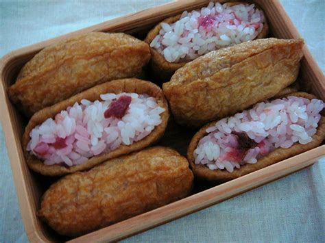 Today’s Bento/Lunch Box (11/59): Sakura Inari Sushi & Sakura Ebi Tamagoyaki Bento! | SHIZUOKA ...