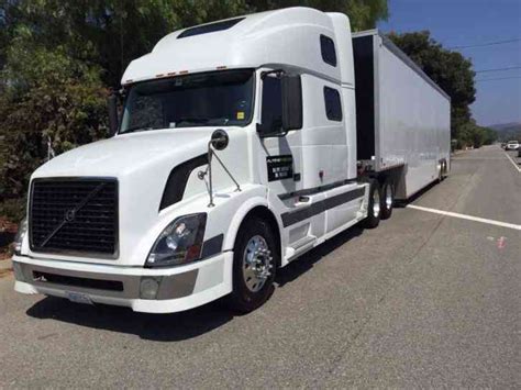 Volvo VNL 780 (2006) : Sleeper Semi Trucks