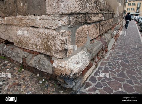 Exterior detail of the cathedral in Mantova (Mantua), Italy Stock Photo ...