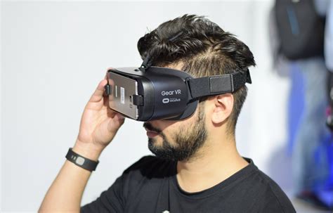 Samsung launches new Gear VR headset, Gear IconX Bluetooth earbuds, Gear Fit2 in India ...