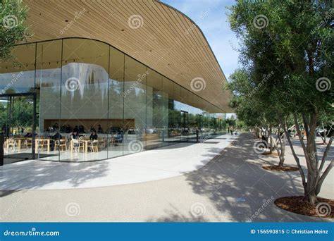 CUPERTINO, CALIFORNIA, UNITED STATES - NOV 26th, 2018: Exterior View of ...