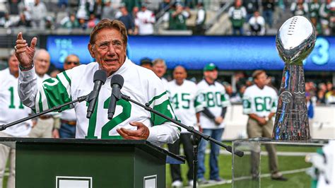 Joe Namath says he'd give up No. 12 if NY Jets land star QB