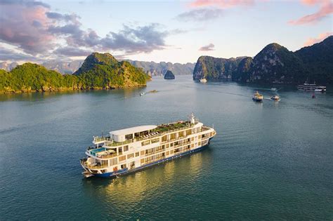 Top 10 Vietnam Honeymoon Resorts to Indulge in love | Izitour